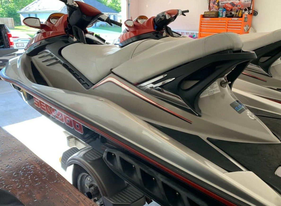 Photo 2005 SeaDoo RXT Jet Skis 16 years old new brand