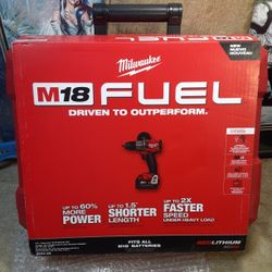 NEW MILWAUKEE M18 FUEL HAMMER DRILL KIT 