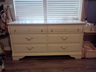 Beautiful real wood white 6 drawer dresser for girls room