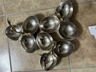 A silver snack serving bowl set 3
