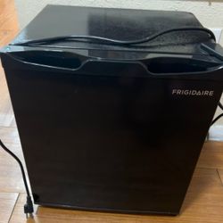 Frigidaire 1.6 cu ft Compact Mini Fridge, Perfect for Home or Office, Contemporary Series, Black, 1.6 cu ft