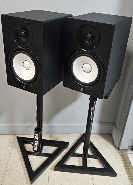 Yamaha HS8 POWERED STUDIO MONITOR WITH STANDS