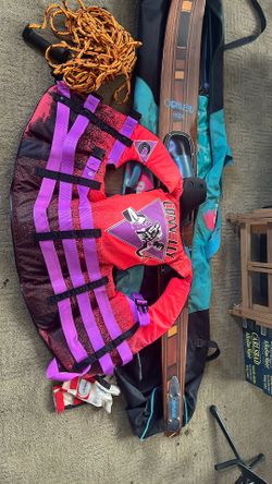 Connelly slalom water ski