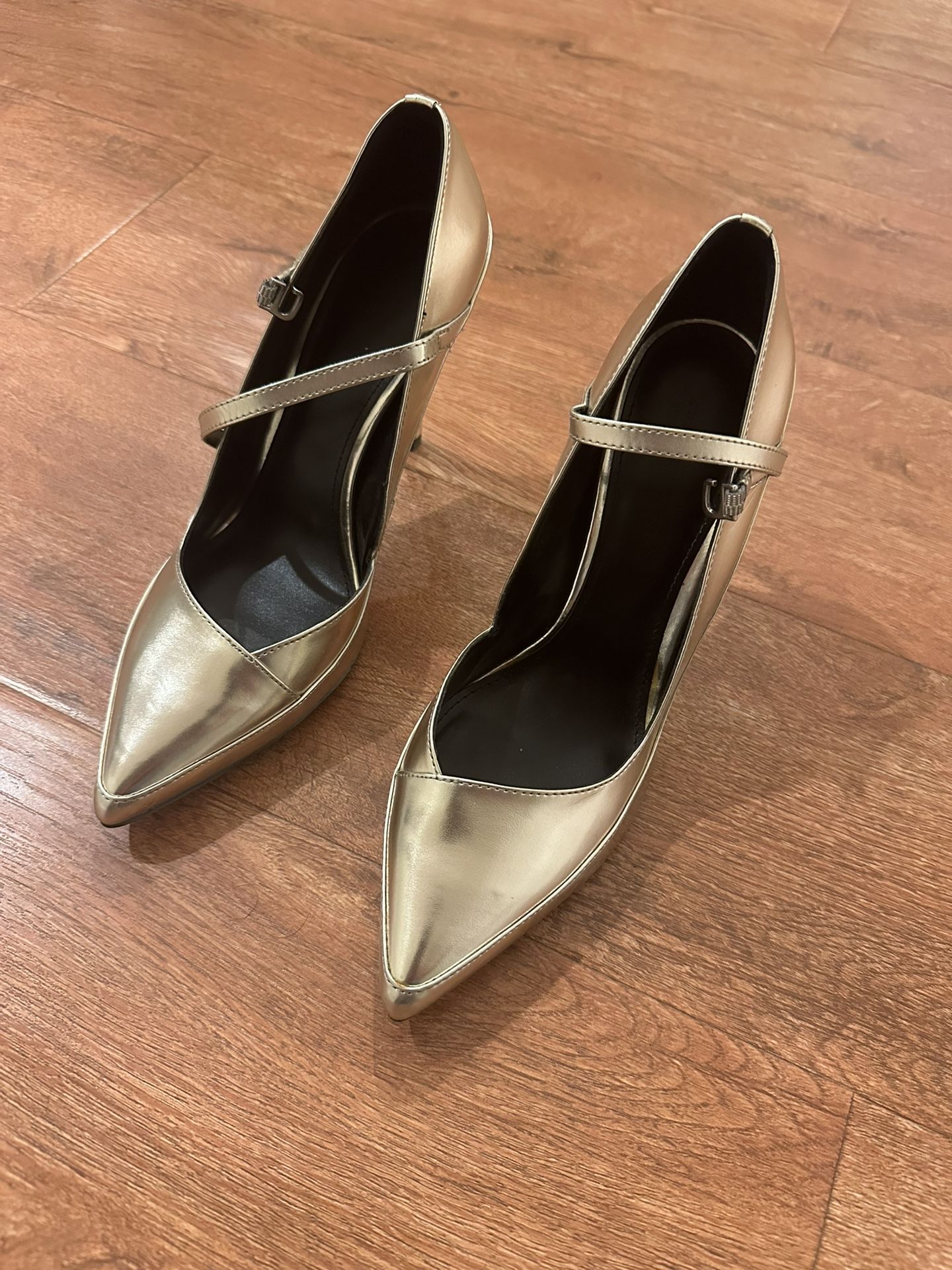 Charles And Kieth Heels Size 37