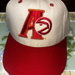 Vintage 90s Atlanta Hawks Fitted 7 1/4