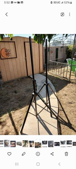 2 SPEAKER STANDS WITH CARRING BAG