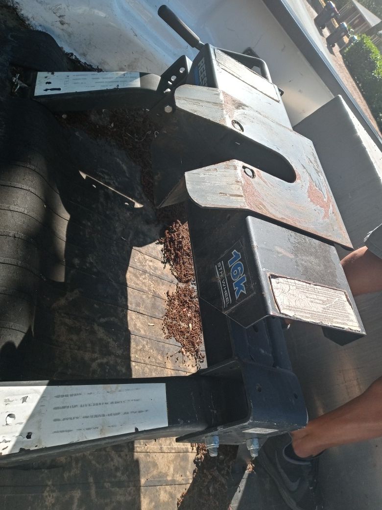 Reese 16k 5th Wheel hitch
