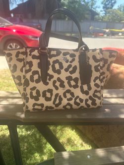 Coach bag —- New, never used