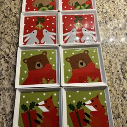 8 CRATE AND BARREL CHRISTMAS SQUARE APPETIZER DESSERT PLATES 6” NEW!