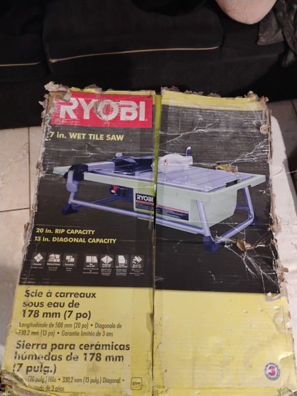 RYOBI 7in Wet Tile Saw