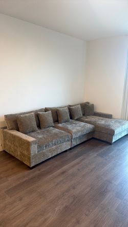 Oversized Modern Chenille Modular Sectional Sofa with Chaise (Bed bath and beyond)