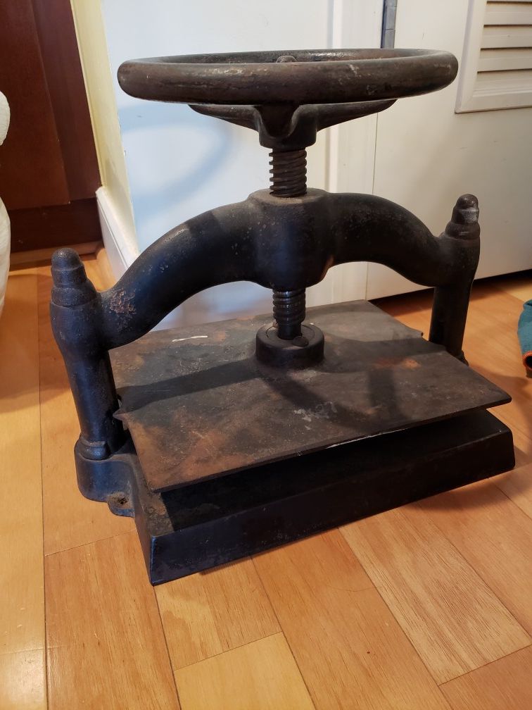Vintage Antique Cast Iron Book Press (early 1900's)