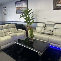 Gray Sofa & Loveseat 4x Power Recliners & Wireless Charging 