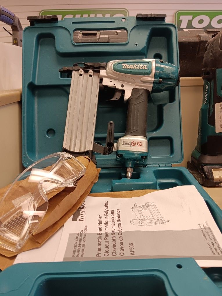 Makita Pneumatic Brad Nailer