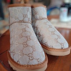 Women's Ugg Boots Size 8