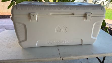 Igloo 100 Qt. Ice Chest/Cooler
