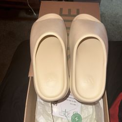Yeezy Slide