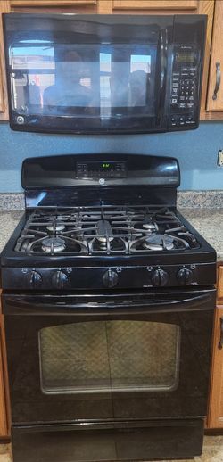 Gas GE kitchen range