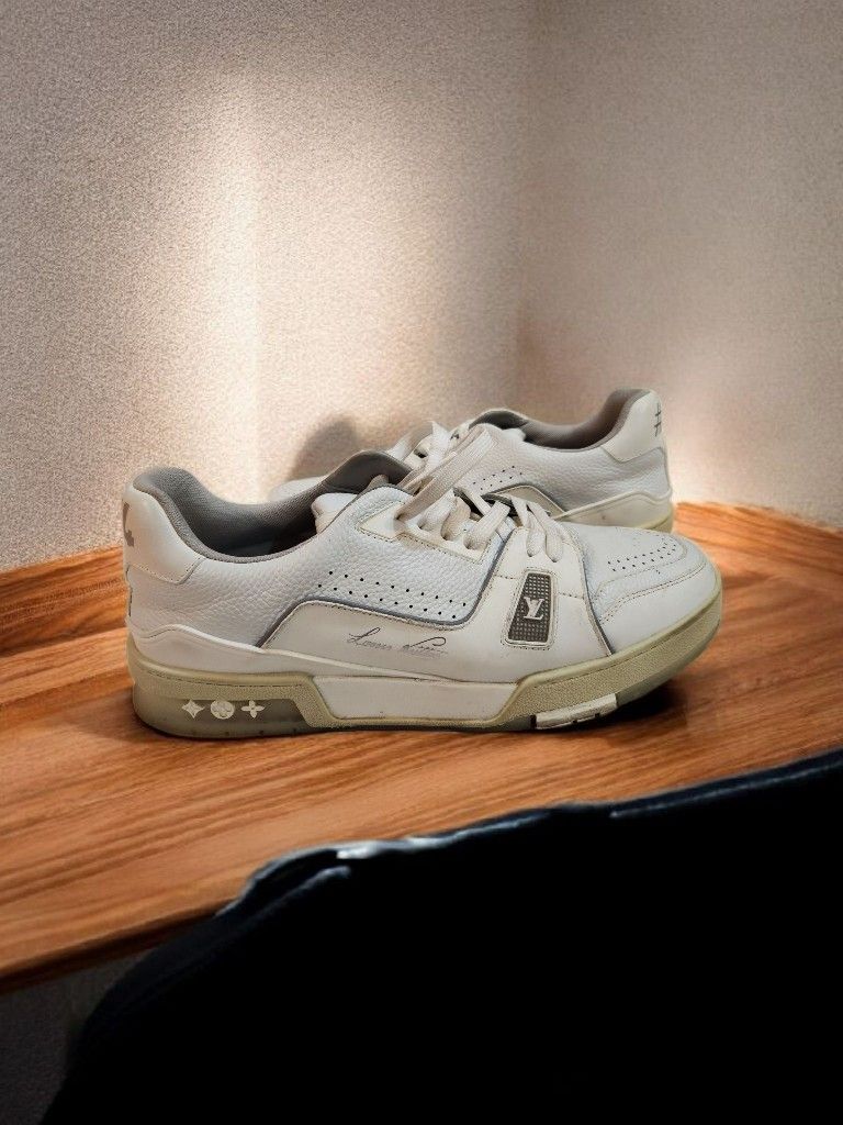LV Trainers Size 11