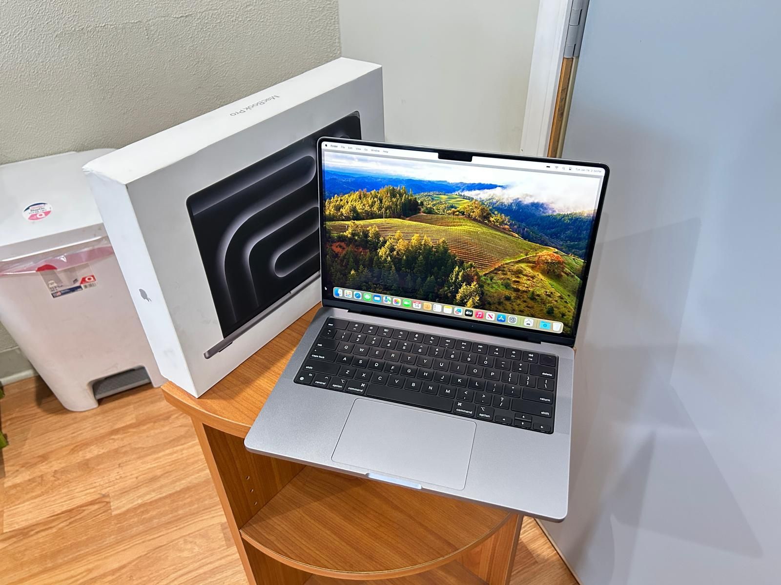 Apple MacBook Pro 14” 2023 M3 16GB 1TB Like New Apple Warranty Till 08/01/2025