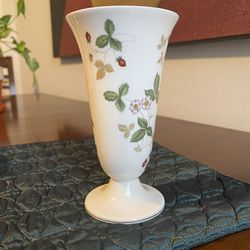 Vase Wedgewood Bone China