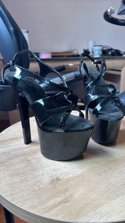 Black Ellie brand platform heels