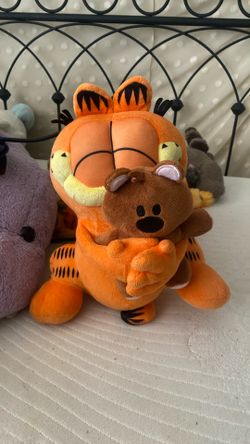 Garfield and pookie plushie