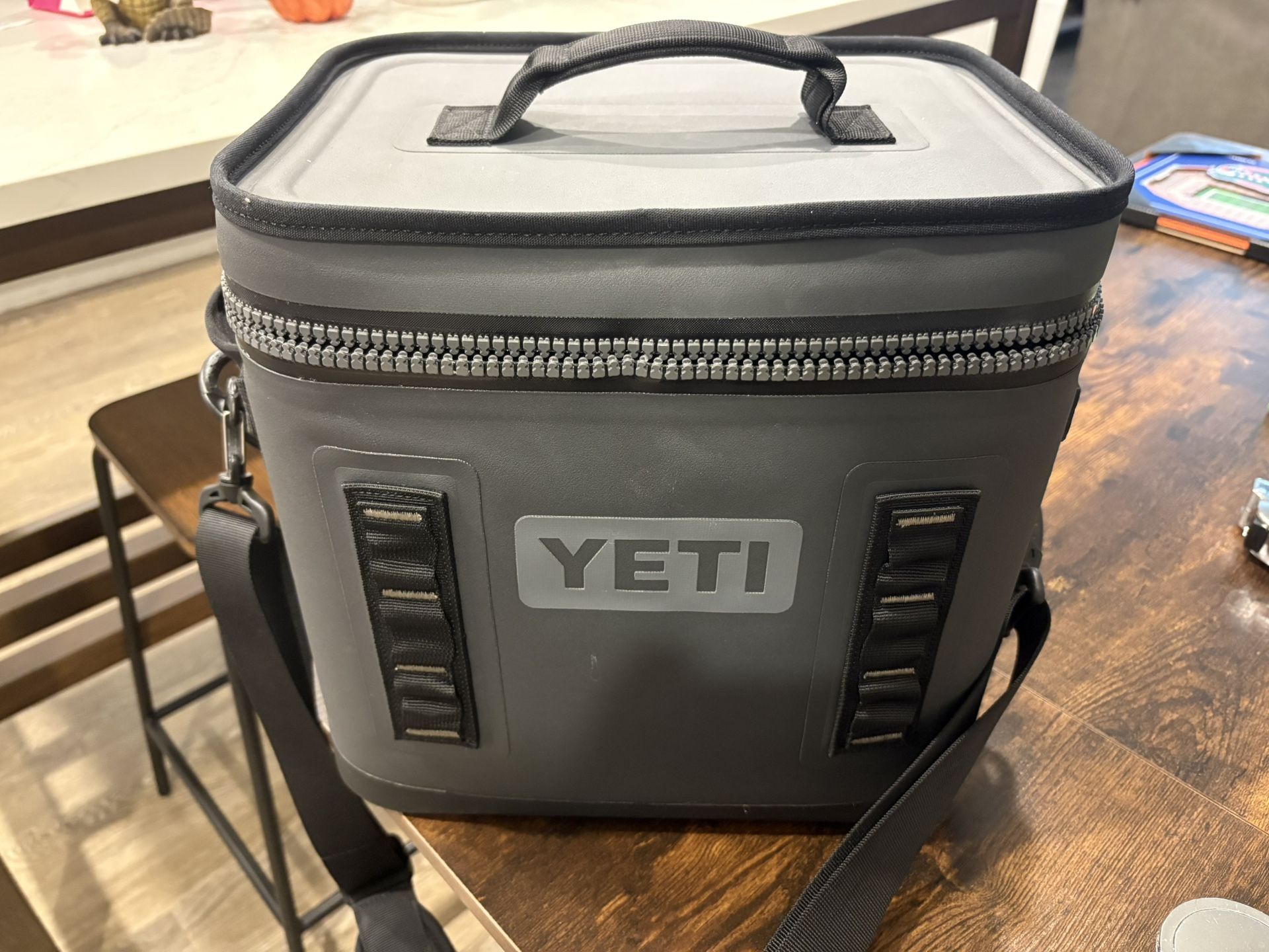 Yeti Hopper 12