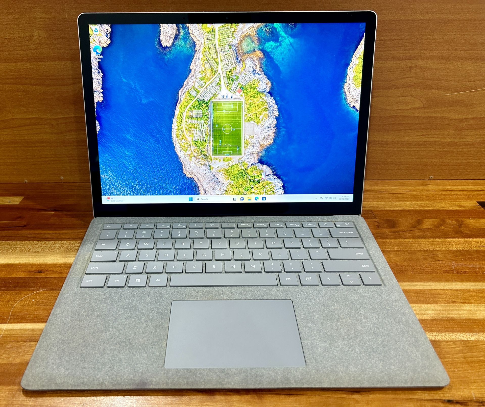 Microsoft Surface Laptop 2019 i5 8350U 1.90Ghz 8GB RAM 256GB SSD TOUCHSCREEN Windows 11pro DEAL!!