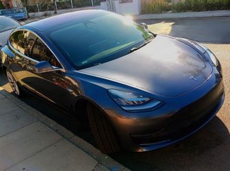 2018 Tesla Model 3 Long Range  LoMi's