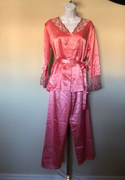 Women’s satin nightwear pink