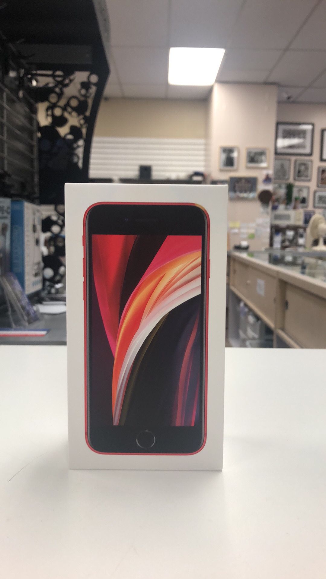 Apple iPhone SE 2020 128gb NEW!!! Cricket