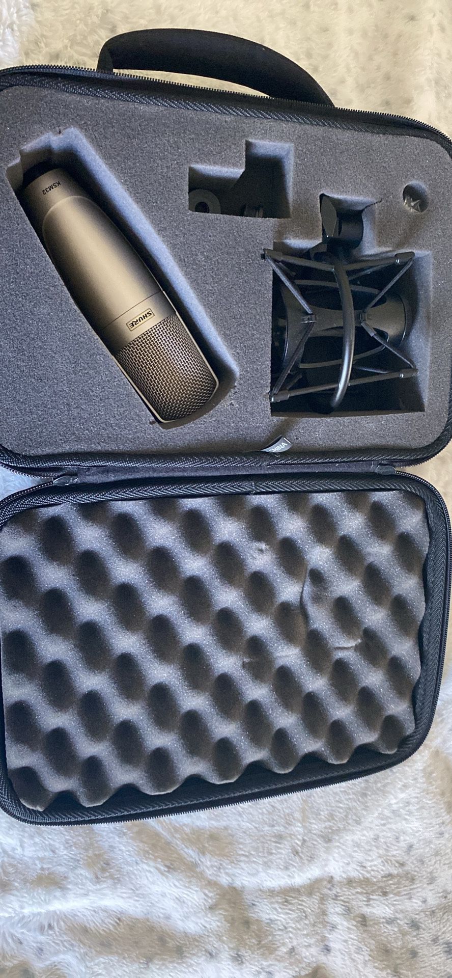SHURE KSM32 Silver Cardioid Condenser Microphone 