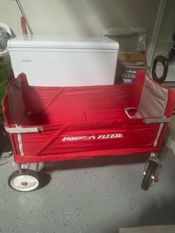 Radio Flyer Red Folding Wagon