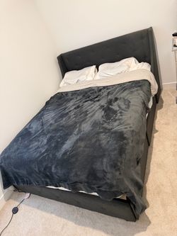 Queen size bed + bed frame