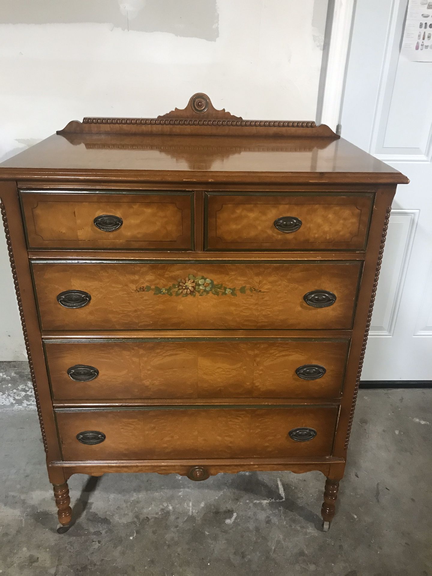 Antique dresser. Birdseye Maple. Great condition