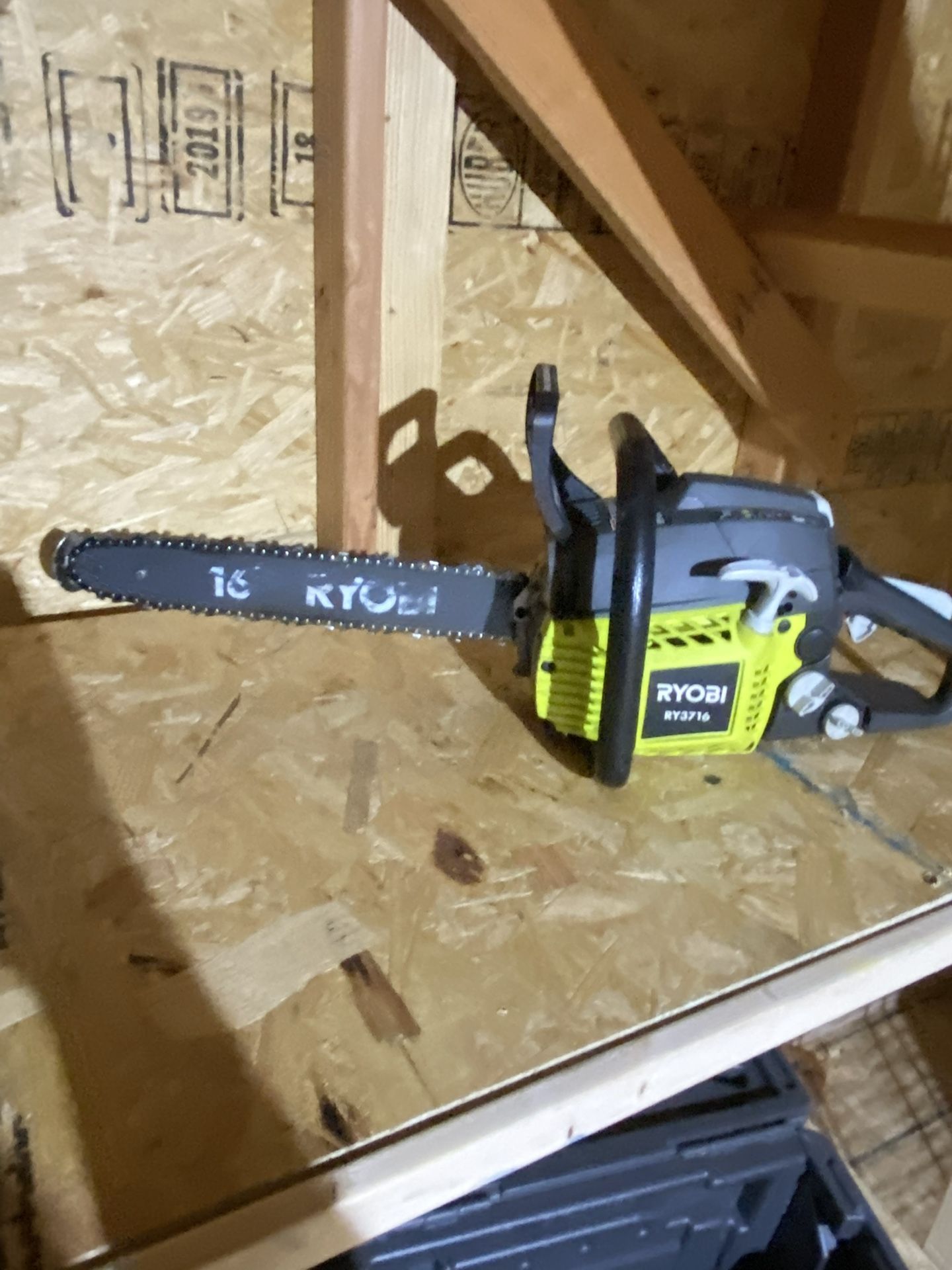 Royobi 16” Chain Saw
