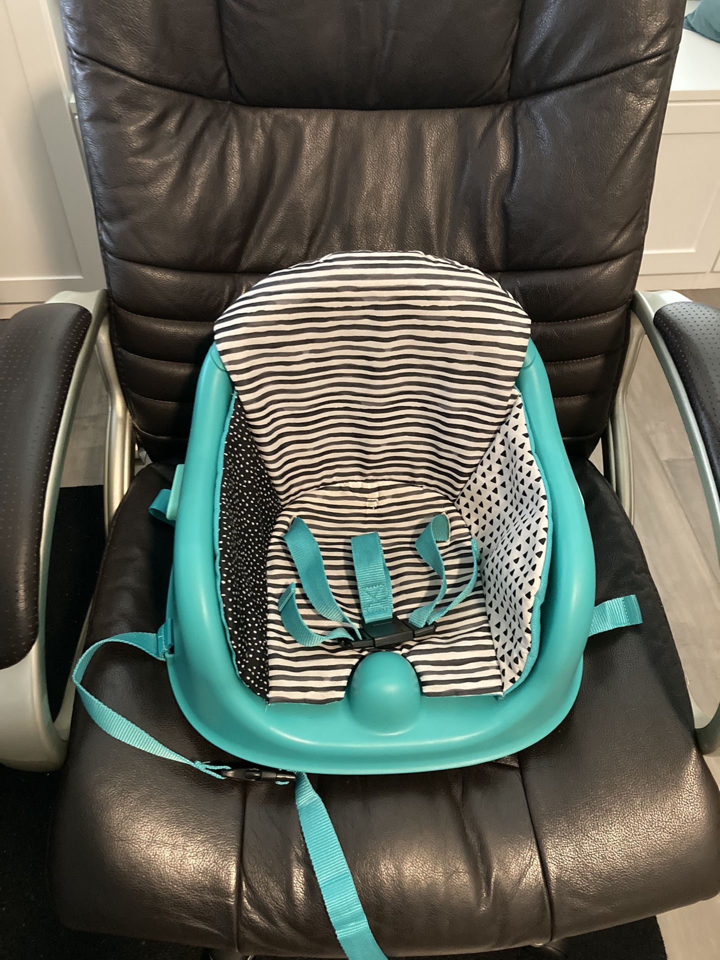 Infantino Booster Seat