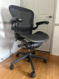Herman Miller Aeron loaded size B in Excellent Condition