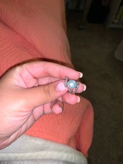 Pearl white gold ring