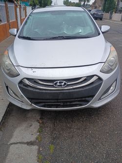 Hyundai Elantra GT 2013 (PARTS ONLY)