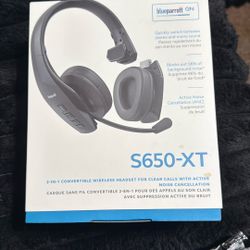 Headphones 