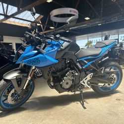 2023 Suzuki GSX 8S