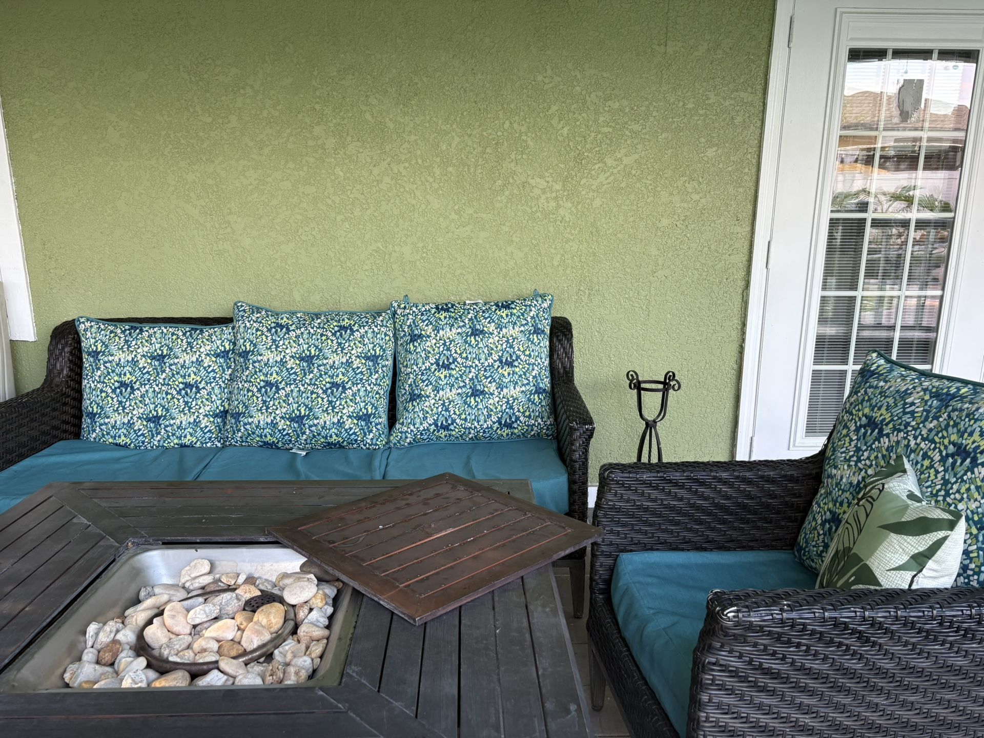 patio furniture 