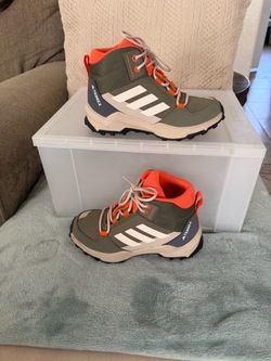 Shoes boys terrex siz. 1
