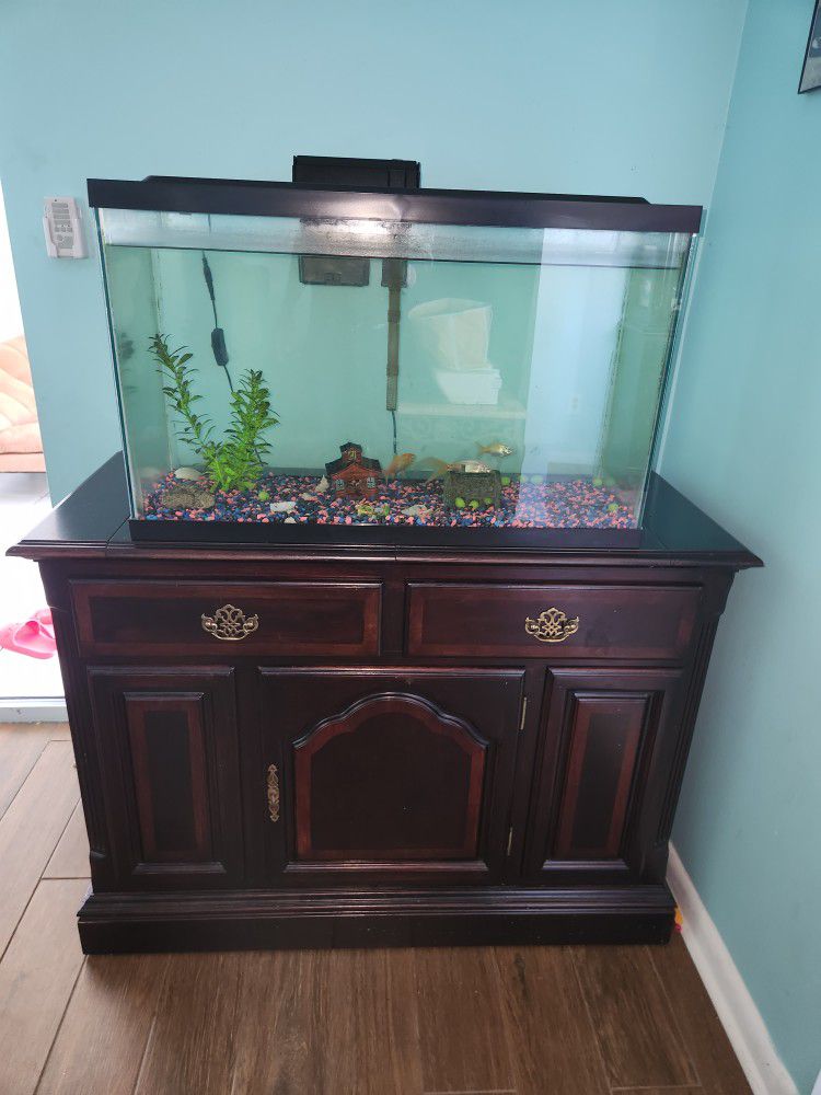 Fish Tank With Cabinet And 3 Live Gold Fish.