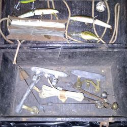 RARE VINTAGE ANTIQUE FISHING TACKLE BOX LURES SINKERS ETC. WOW!