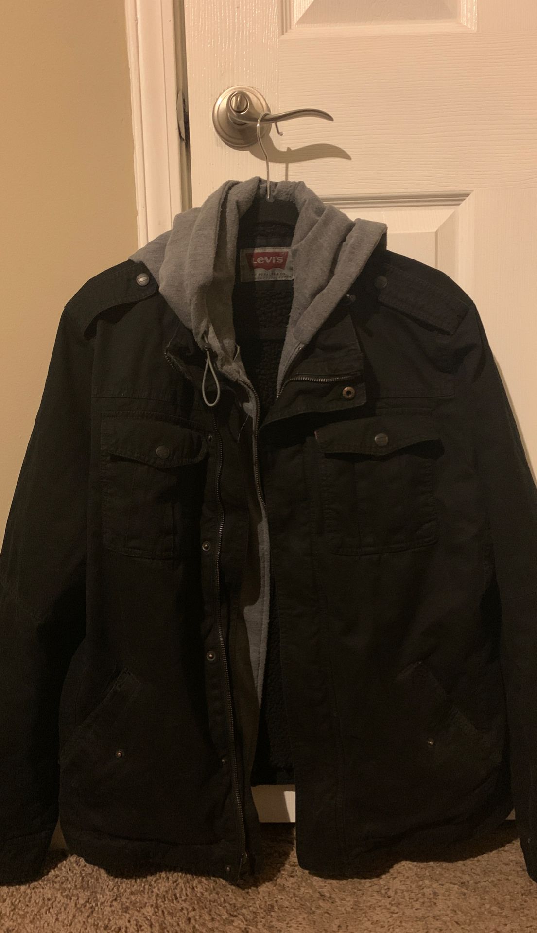 Very nice Men’s Levis Jacket/Hoody Size Large *Brand new*