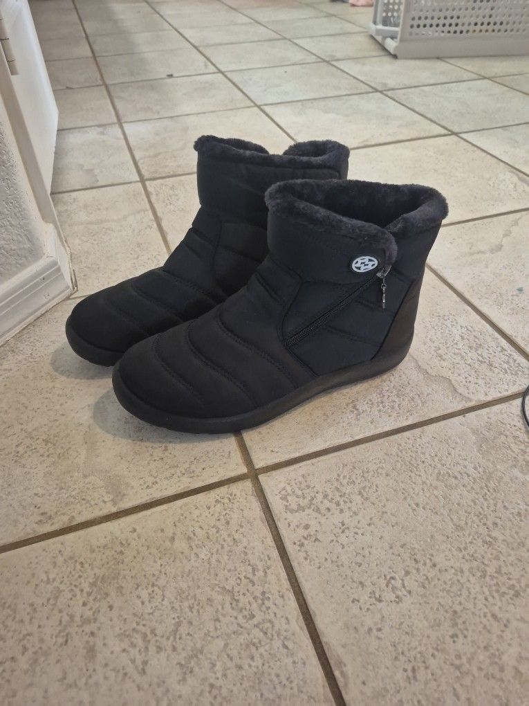 Woman's Size 10 Fur Lined Ankle Boots, Rain Or Snow New