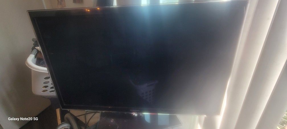 Great Condition Samsung 40" Class Led Smart TV